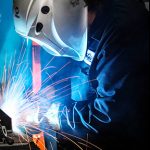 Live welding with a semi-automatic MIG gun